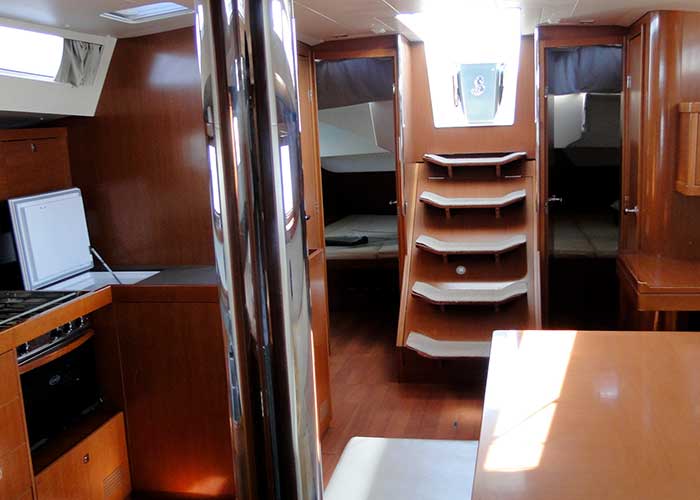 Beneteau-Oceanis48-galley.jpg